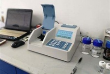  測量水中溶解氧時是否需要攪拌樣品？