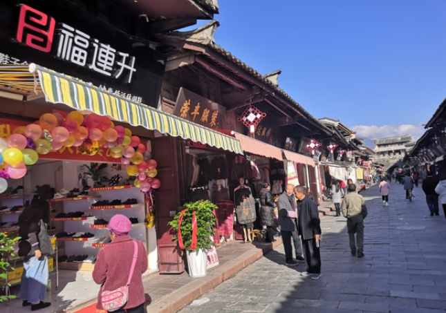 賀：福連升休閑鞋品牌四川西昌市會(huì)理古城北街店正式開(kāi)業(yè)！