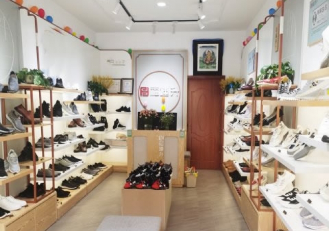 賀：福連升休閑鞋品牌青海玉樹專賣店正式開業(yè)！